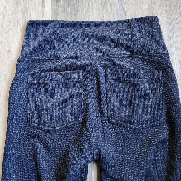 ATHLETA LEGGINGS - Picture 9 of 11